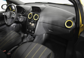 Подержанный автомобиль Opel Corsa 2012 года (12 фото)