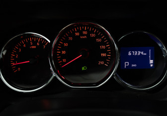 Подержанный автомобиль Nissan Terrano 2016 года (12 фото)