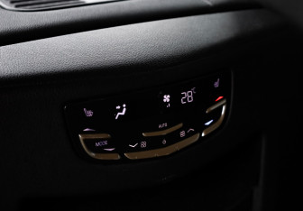 Подержанный автомобиль Cadillac Escalade Suv 2018 года (22 фото)