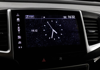 Подержанный автомобиль Honda Pilot 2018 года (16 фото)