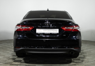 Подержанный автомобиль Toyota Camry Sedan 2018 года (6 фото)