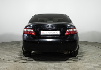 Подержанный автомобиль Toyota Camry Sedan 2008 года (6 фото)