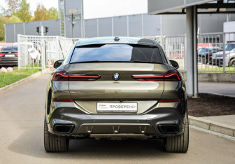 Подержанный автомобиль BMW X6 2023 года (7 фото)