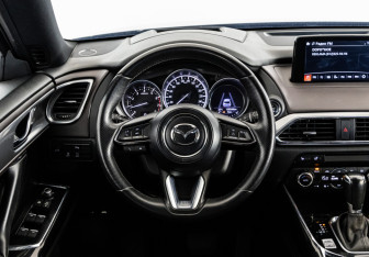 Подержанный автомобиль Mazda CX-9 2017 года (12 фото)