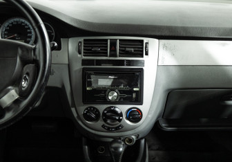 Подержанный автомобиль Chevrolet Lacetti Sedan 2007 года (14 фото)