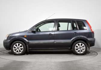 Подержанный автомобиль Ford Fusion 2008 года (8 фото)