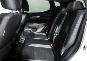 Подержанный автомобиль Nissan Qashqai 2021 года (10 фото)