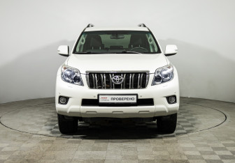 Подержанный автомобиль Toyota Land Cruiser Prado 2011 года (2 фото)