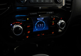 Подержанный автомобиль Nissan Juke 2013 года (18 фото)