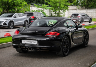 Подержанный автомобиль Porsche Cayman 2010 года (6 фото)
