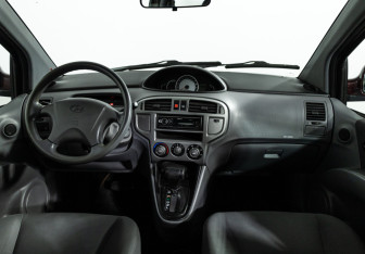 Подержанный автомобиль Hyundai Matrix 2008 года (13 фото)