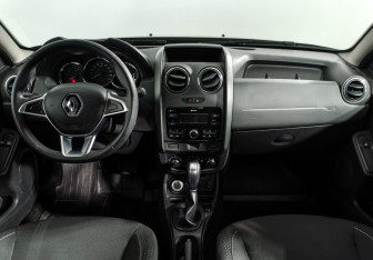Подержанный автомобиль Renault Duster 2019 года (14 фото)