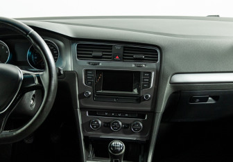 Подержанный автомобиль Volkswagen Golf Hatchback 2013 года (14 фото)