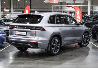 Подержанный автомобиль Geely Monjaro 2023 года (6 фото)