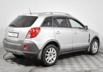 Подержанный автомобиль Opel Antara 2013 года (5 фото)