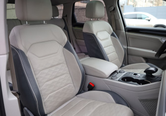 Подержанный автомобиль Volkswagen Touareg 2021 года (26 фото)