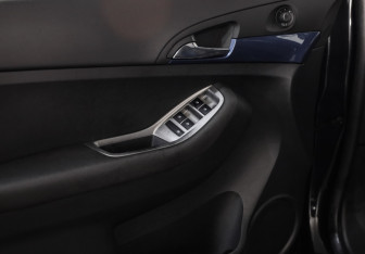 Подержанный автомобиль Chevrolet Orlando 2013 года (17 фото)