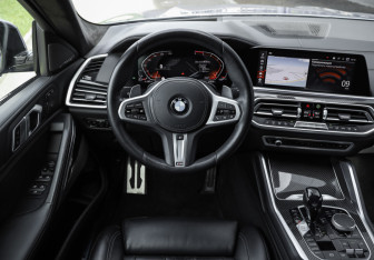 Подержанный автомобиль BMW X6 2020 года (15 фото)