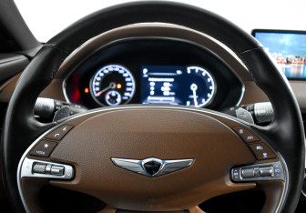 Подержанный автомобиль Genesis G80 2021 года (21 фото)