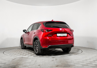 Подержанный автомобиль Mazda CX-5 2017 года (7 фото)