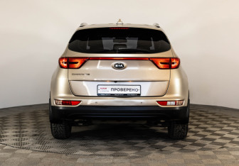 Подержанный автомобиль Kia Sportage 2016 года (6 фото)