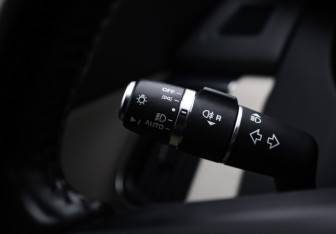 Подержанный автомобиль Jaguar E-Pace 2018 года (16 фото)