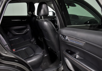 Подержанный автомобиль Mazda CX-5 2019 года (12 фото)