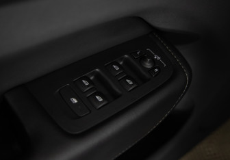 Подержанный автомобиль Volvo XC60 2020 года (23 фото)