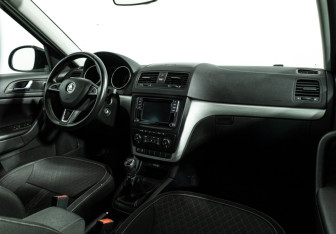 Подержанный автомобиль Skoda Yeti 2016 года (9 фото)