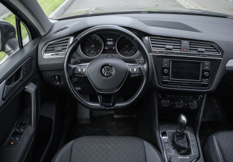 Подержанный автомобиль Volkswagen Tiguan 2018 года (12 фото)