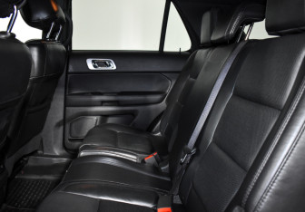 Подержанный автомобиль Ford Explorer 2013 года (12 фото)