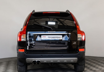 Подержанный автомобиль Volvo XC90 2008 года (6 фото)