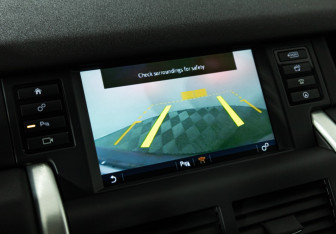 Подержанный автомобиль Land Rover Discovery Sport 2015 года (16 фото)