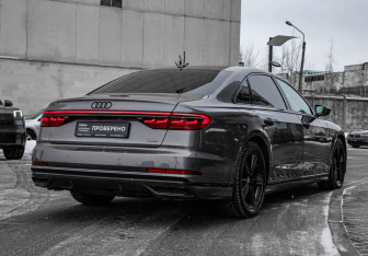 Подержанный автомобиль Audi A8 2019 года (7 фото)
