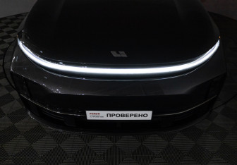 Подержанный автомобиль LiXiang L7 2024 года (31 фото)