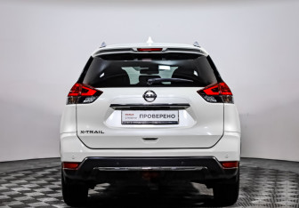 Подержанный автомобиль Nissan X-Trail 2021 года (6 фото)