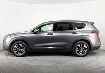 Подержанный автомобиль Hyundai Santa Fe 2018 года (9 фото)