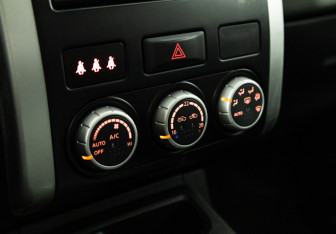 Подержанный автомобиль Nissan X-Trail 2008 года (16 фото)