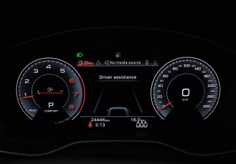 Подержанный автомобиль Audi Q5 2023 года (21 фото)