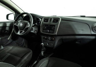 Подержанный автомобиль Renault Logan Sedan 2021 года (9 фото)