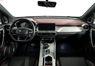 Подержанный автомобиль Geely Coolray 2023 года (13 фото)