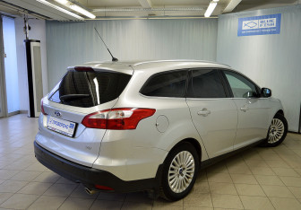 Подержанный автомобиль Ford Focus Hatchback 2012 года (4 фото)