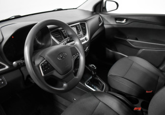 Подержанный автомобиль Hyundai Solaris Sedan 2017 года (9 фото)