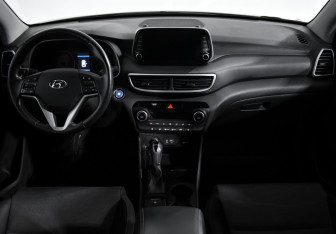 Подержанный автомобиль Hyundai Tucson 2019 года (14 фото)