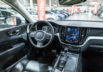 Подержанный автомобиль Volvo XC60 2018 года (15 фото)