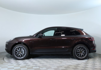 Подержанный автомобиль Porsche Macan 2016 года (9 фото)