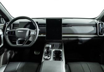 Подержанный автомобиль Jaecoo J7 2024 года (13 фото)