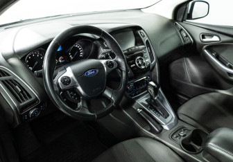 Подержанный автомобиль Ford Focus Hatchback 2014 года (11 фото)