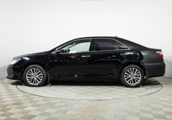 Подержанный автомобиль Toyota Camry Sedan 2017 года (8 фото)