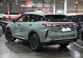 Подержанный автомобиль Exeed RX 2023 года (11 фото)